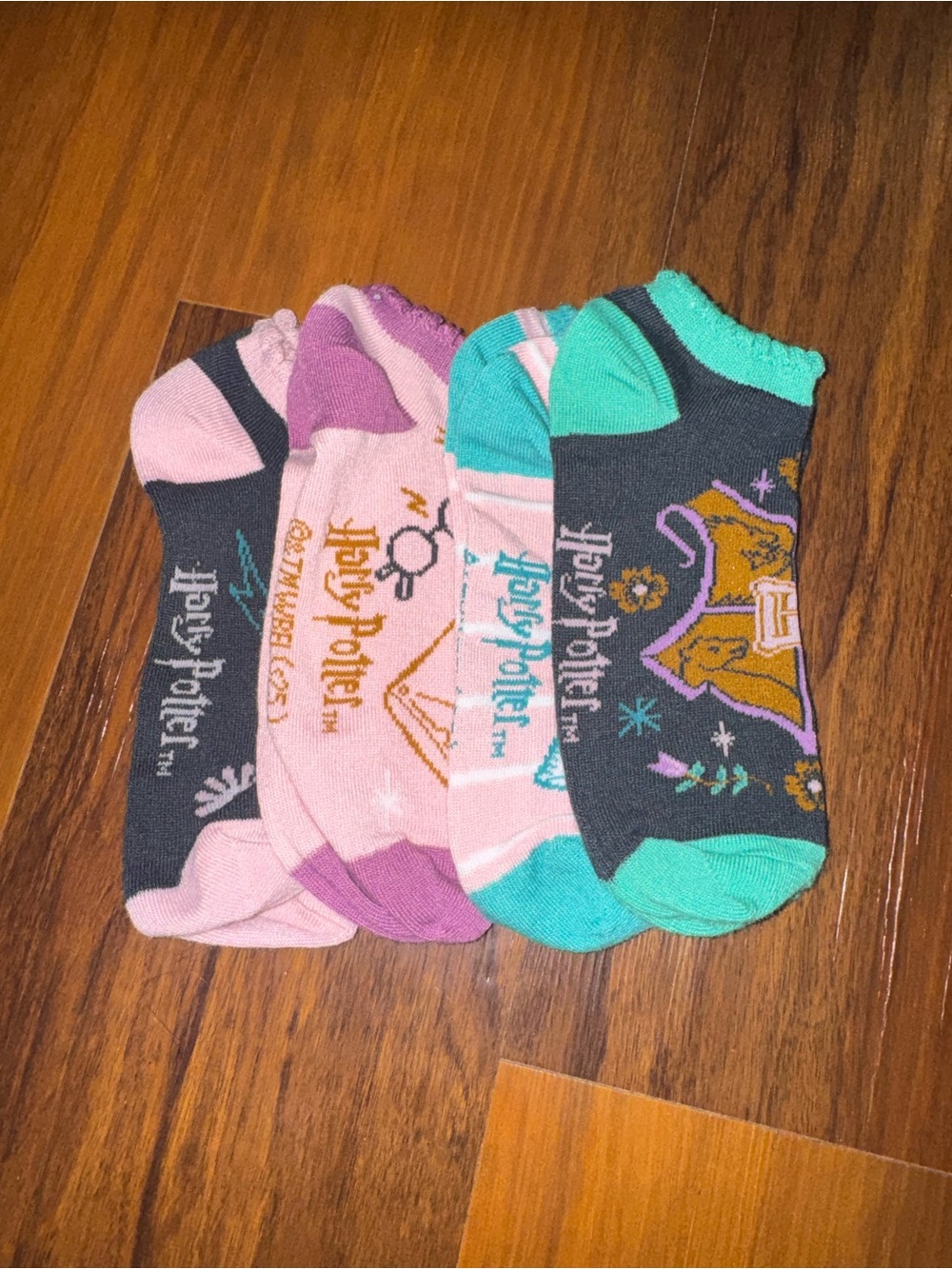 Warner Bros. Harry Potter Pink and Teal No-Show Socks Set
